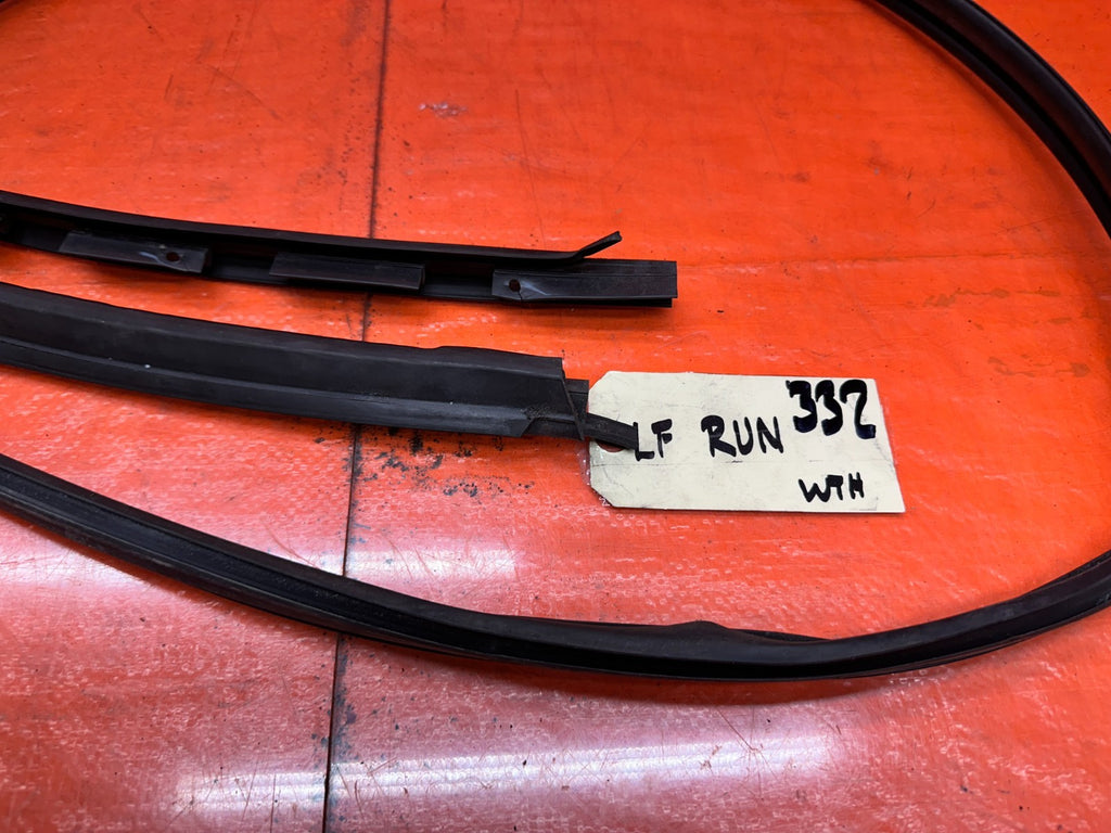 92 96 HONDA PRELUDE   DRIVER LEFT DOOR WINDOW RUN CHANNEL   OEM #33212