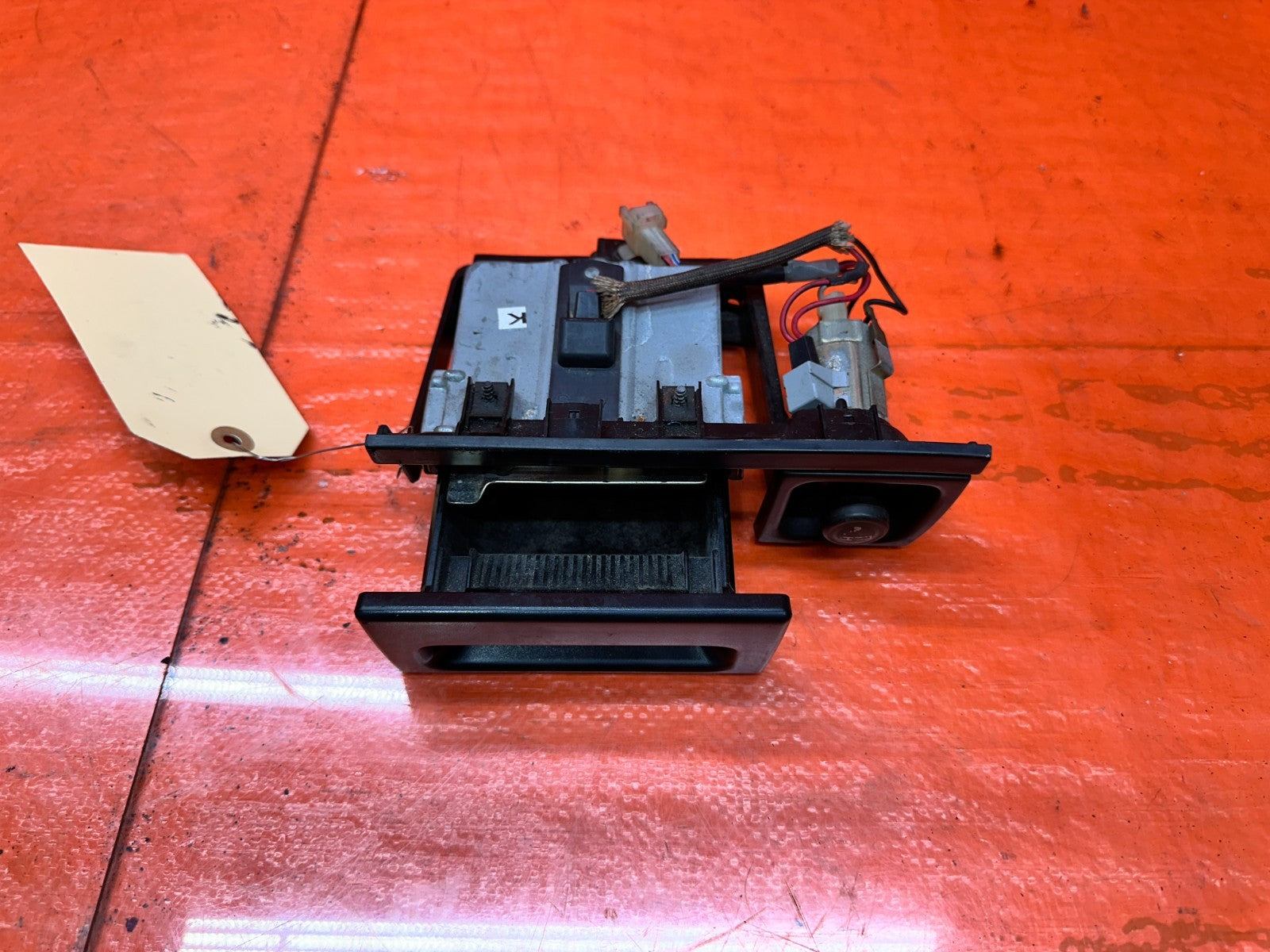 94 01 ACURA INTEGRA DASH CENTER ASH TRAY WITH CIGARETTE LIGHTER OEM #3315