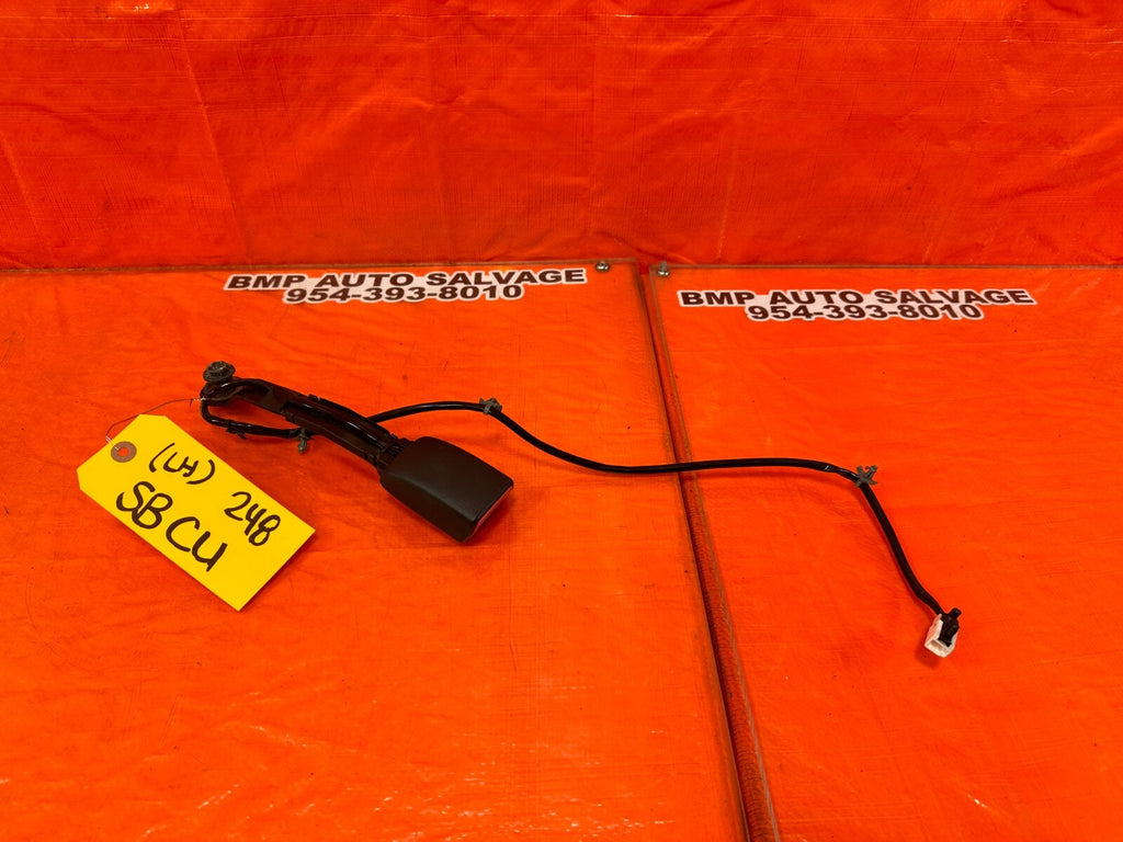 08 15 INFINITI G37 & Q60 2D COUPE   SEAT BELT BUCKLE CLIP   DRIVER LEFT OEM 2480
