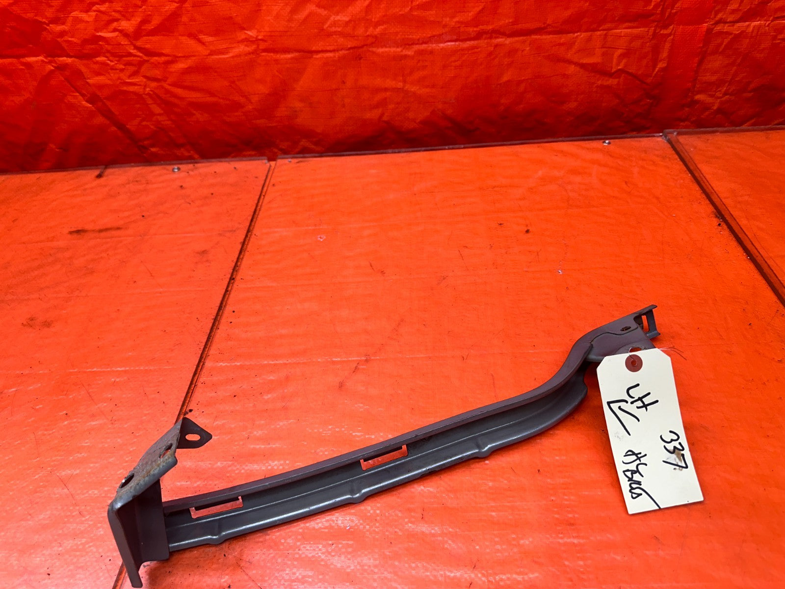 00 03 HONDA S2000 AP1 2.0L RIGHT PASSENGER HEADLIGHT HEADLAMP MOUNT BRACKET #3379