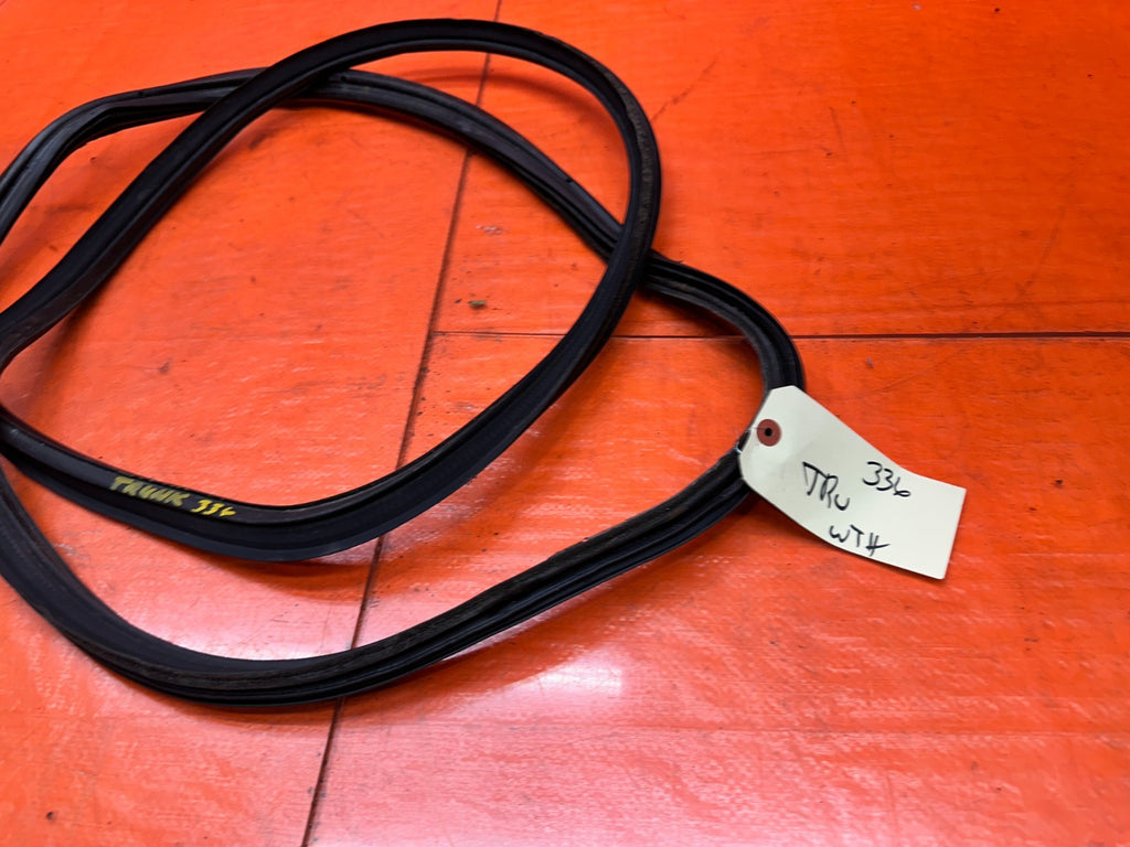 97 01 HONDA PRELUDE 2.2L REAR TRUNK DECKLID WEATHER STRIP RUBBER SEAL OEM #3365