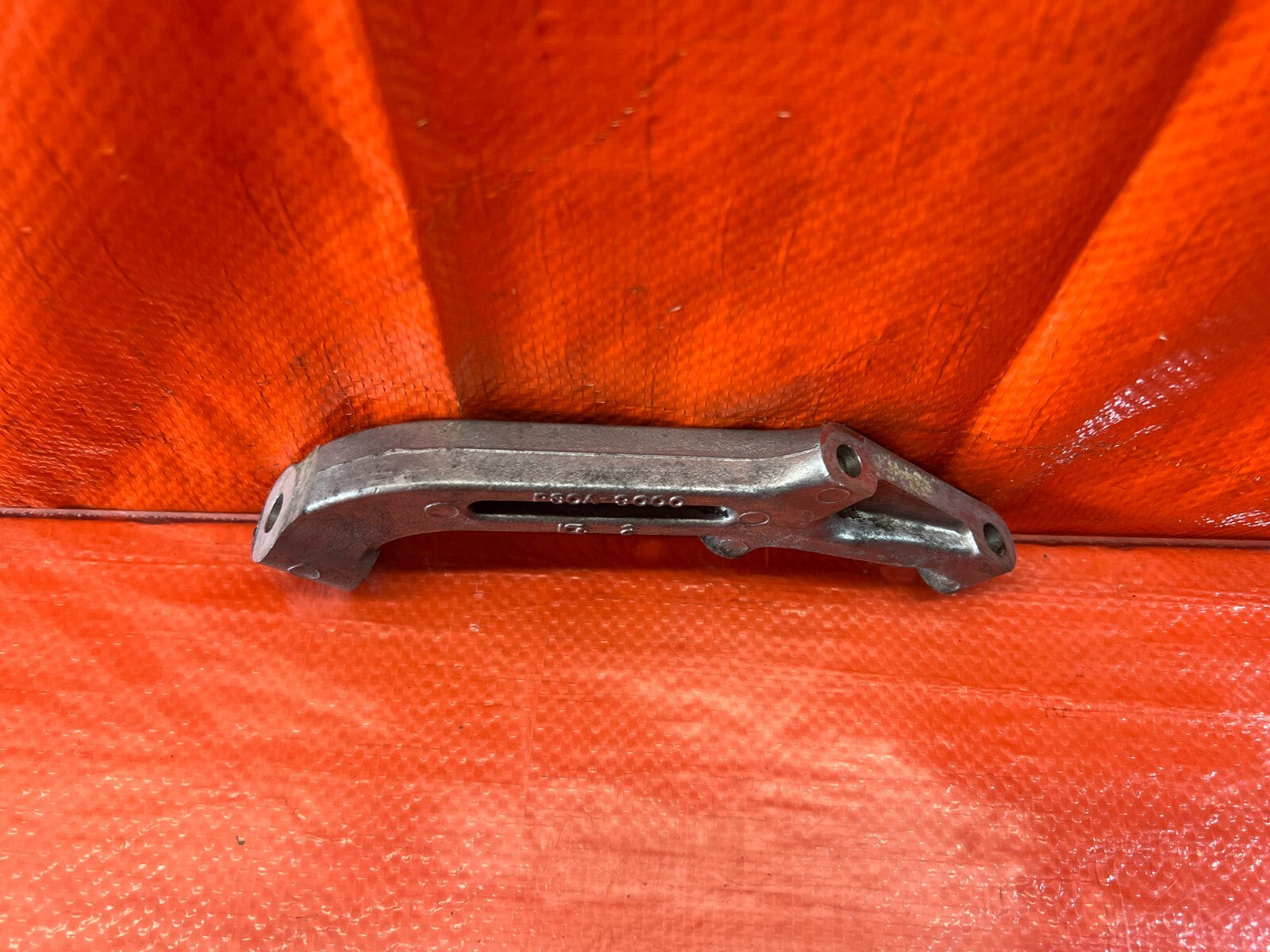 94 01 INTEGRA   AUTOMATIC FRONT ENGINE STIFFENER TRANSMISSION BRACKET   OEM #15911
