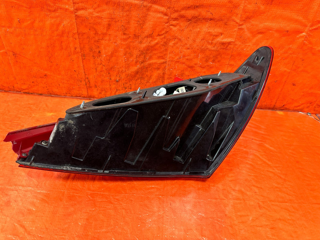 13 16 HYUNDAI GENESIS COUPE   DRIVER LEFT TAIL LIGHT LAMP   OEM FACTORY #CHIP14