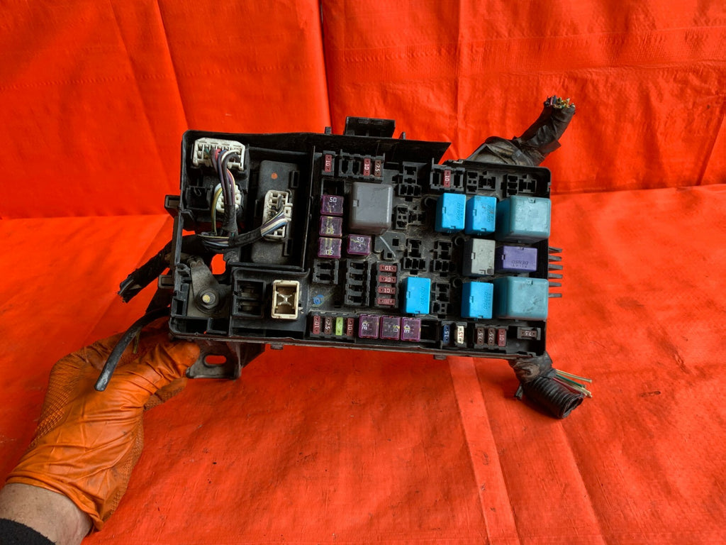 OEM 2007 07 TOYOTA TACOMA 2.7L BASE   ENGINE BAY UNDER THE HOOD FUSE BOX PANEL0