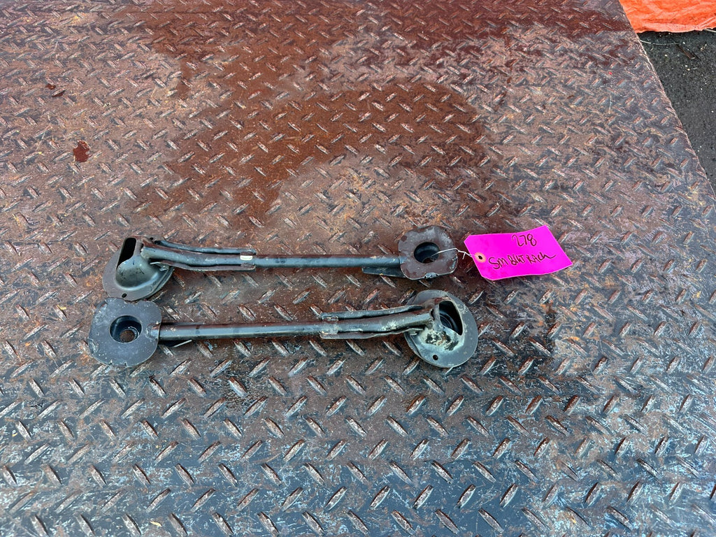 2013 13 INFINITI G37 S CONVERTIBLE   LEFT AND RIGHT REAR SUBFRAME BRACE BRACKET1