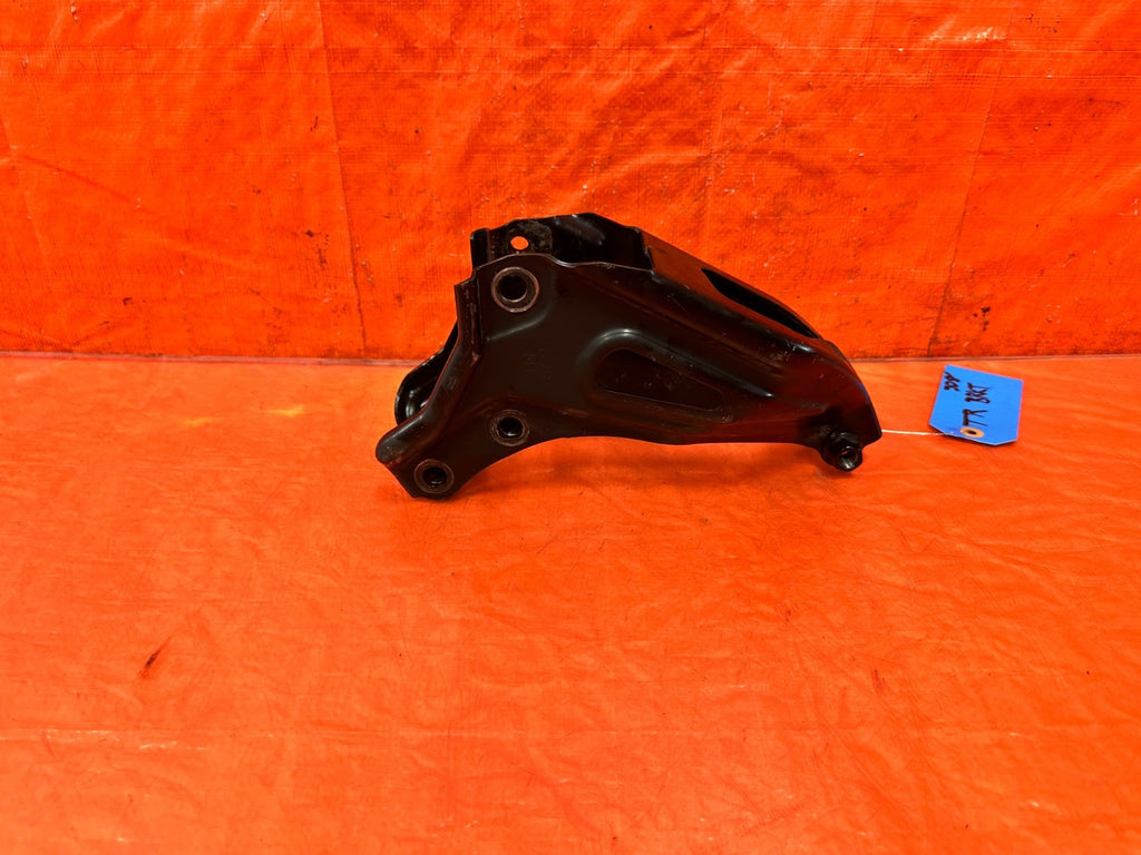 02 06 ACURA RSX MANUAL   5 & 6 SPEED TRANSMISSION MOUNT BRACKET OEM #3082