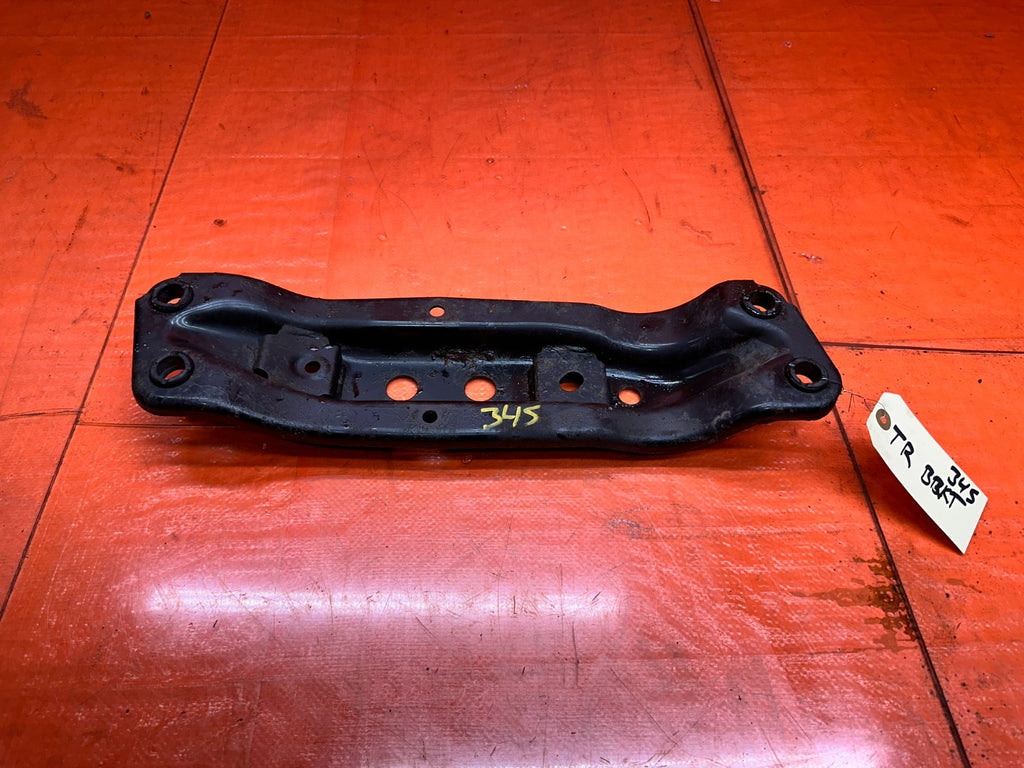 14-15 INFINITI Q50 3.7L AWD AUTO TRANSMISSION REAR LOWER MOUNTING BRACKET OEM #30