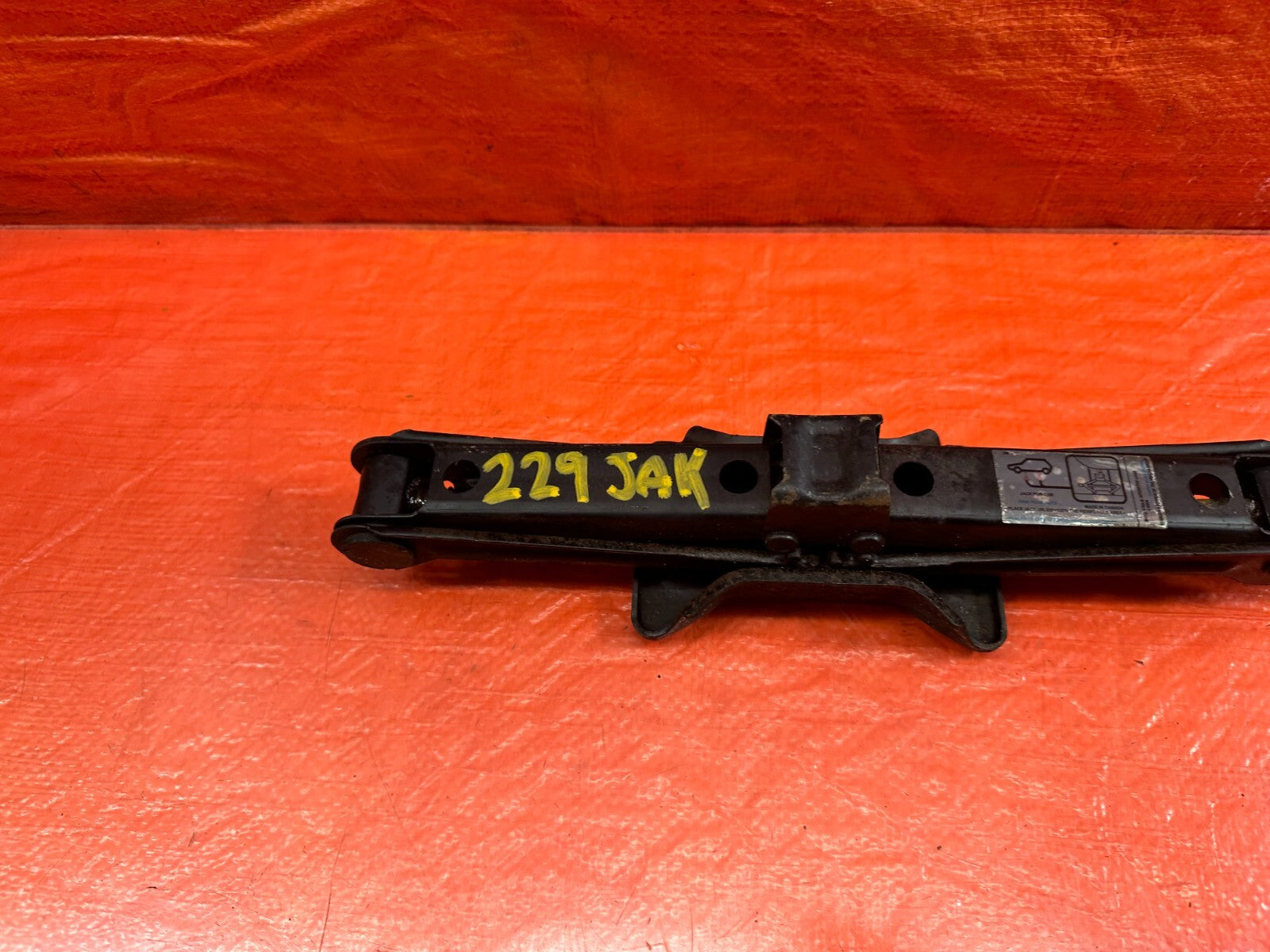 94 01 ACURA INTEGRA   SPARE TIRE PANTOGRAPH / SCISSOR JACK   OEM #2294