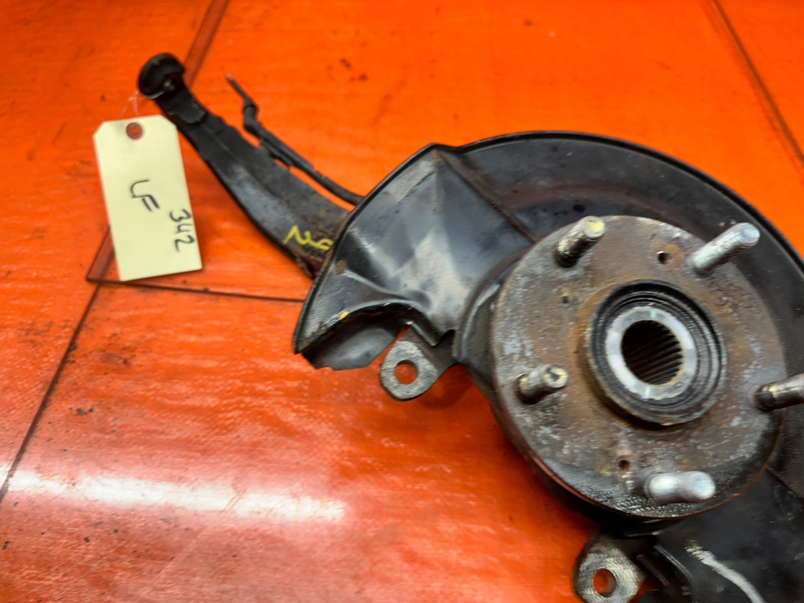 04-08 ACURA TSX 4D 2.4L K24A2 LEFT FRONT DRIVER STEERING KNUCKLE SPINDLE HUB 3428