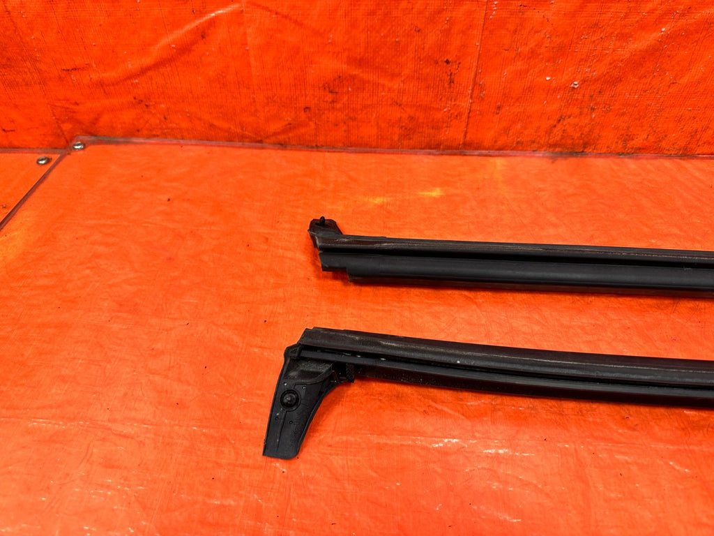 INFINITI G37 CONVERTIBLE REAR CONVERTIBLE TOP WEATHER STRIP RUBBER GASKET 310 43