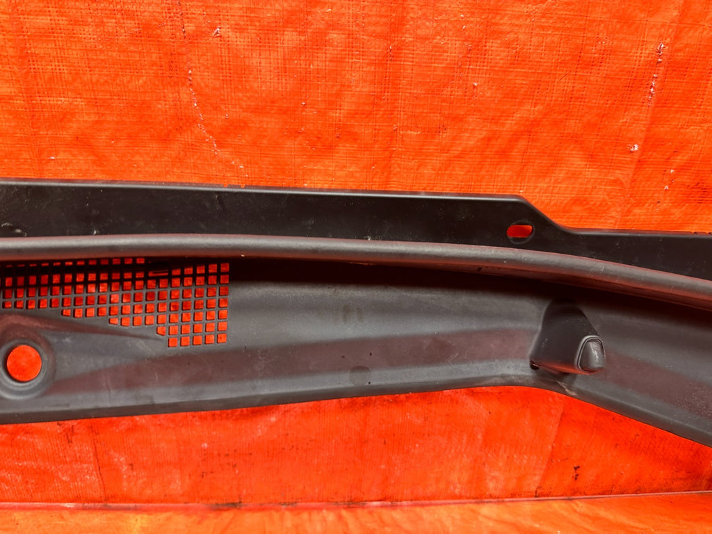 09 14 ACURA TSX   WINDSHIELD WIPER COWL TRIM PLASTIC BEZEL   OEM FACTORY #3053