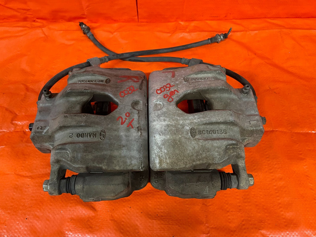 2010 10 HYUNDAI GENESIS   2D COUPE   2.0T BASE   FRONT BRAKE CALIPERS LEFT RIGHT2