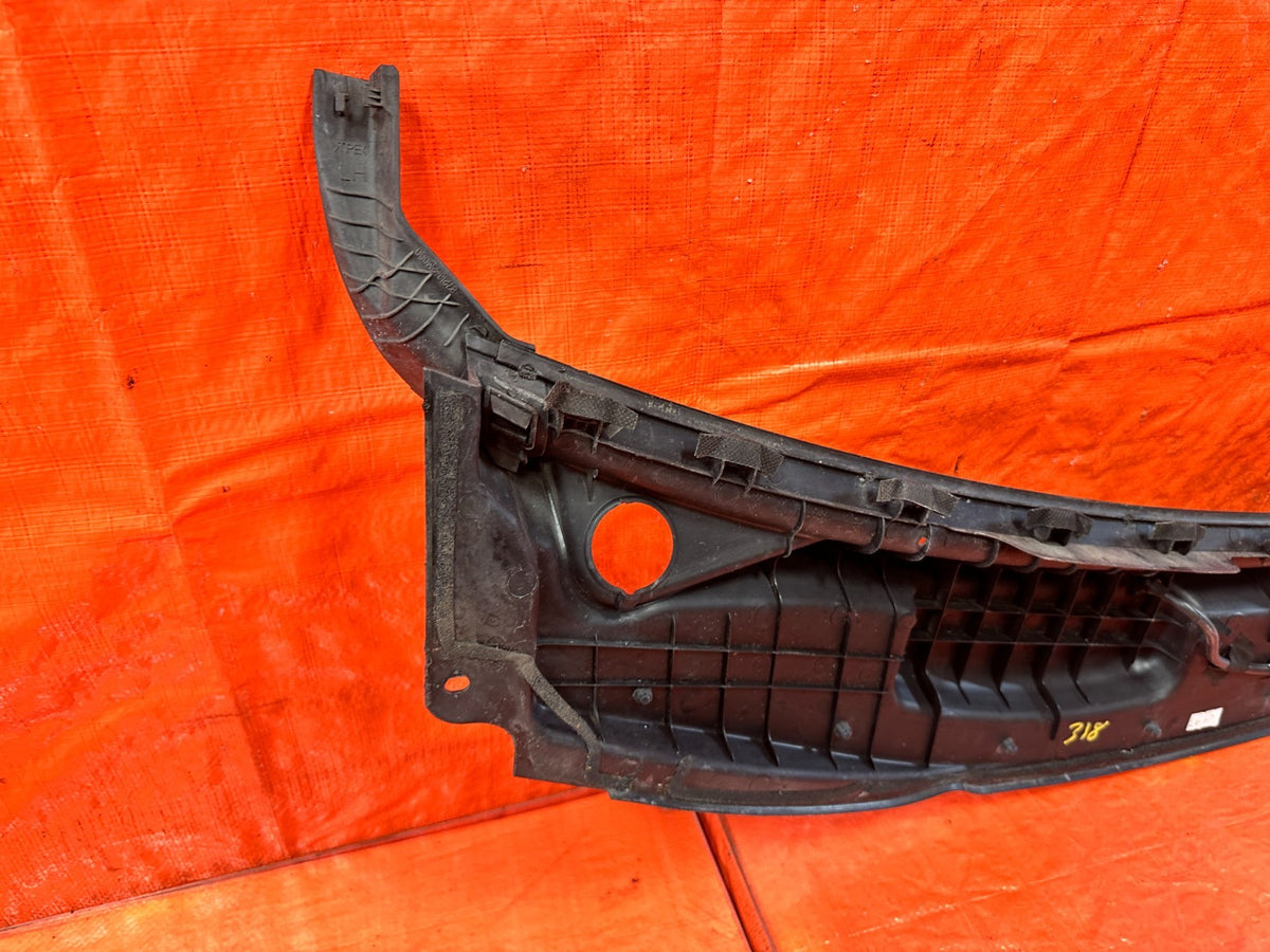 13-16 HYUNDAI GENESIS COUPE - WINDSHIELD WIPER COWL TRIM PLASTIC - OEM 31814