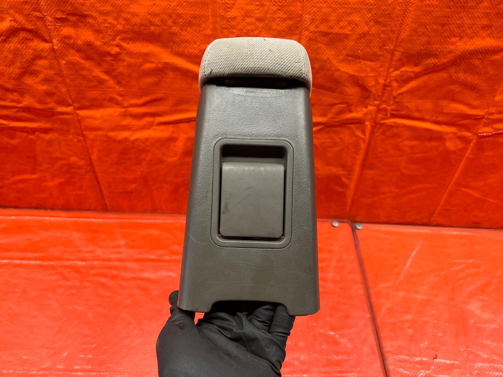 94 01 ACURA INTEGRA   ARM REST / CENTER CONSOLE STORAGE COMPARTMENT TAN OEM #1598