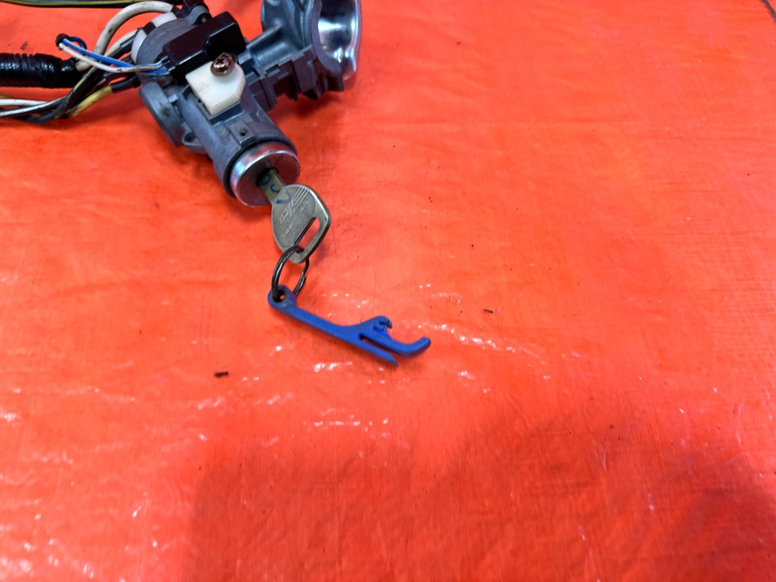 90 91 HONDA CIVIC HATCHBACK   5 SPEED IGNITION SWITCH WITH ALL LOCKS OEM 3271