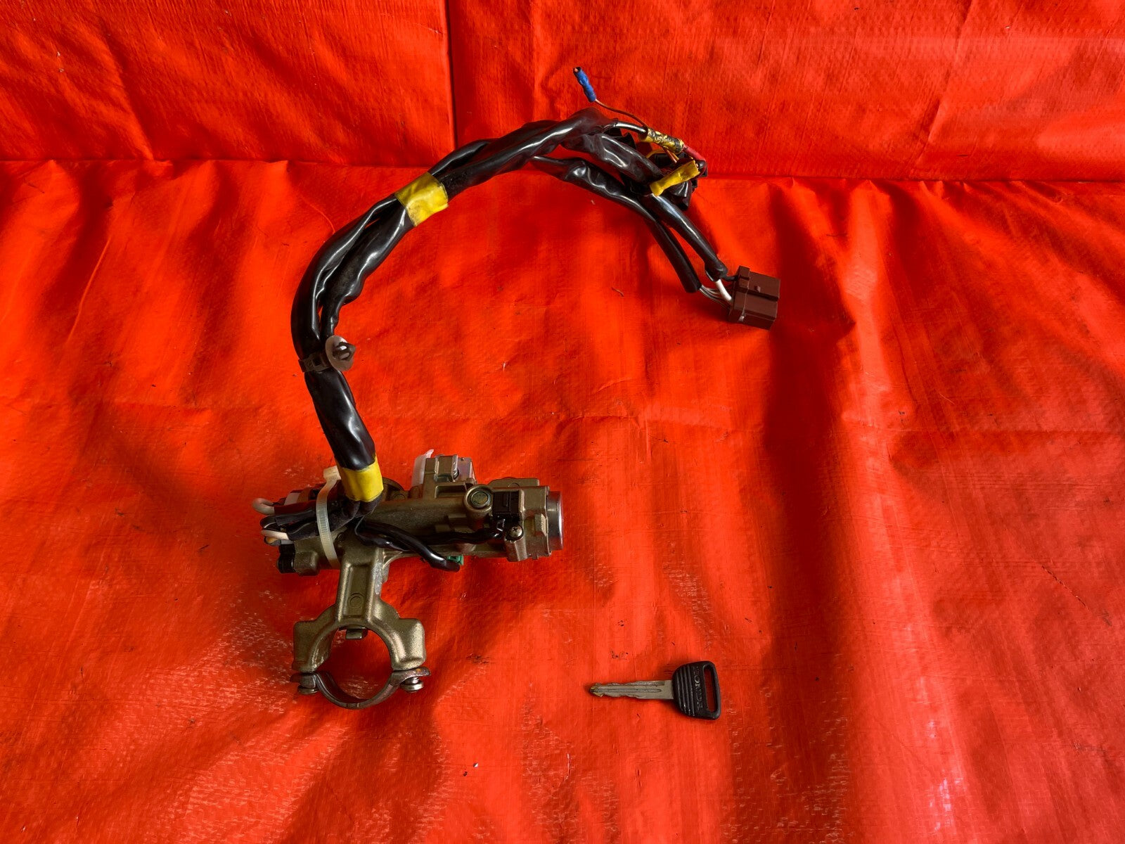 96 98 HONDA CIVIC   EX   AUTOMATIC MODEL   STEERING COLUMN KEY IGNITION SWITCH0