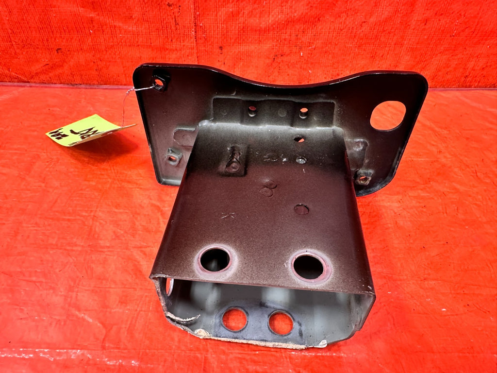 13 16 HYUNDAI GENESIS COUPE   PASSENGER RIGHT   REAR CRASH BAR RE BAR BRACKET1