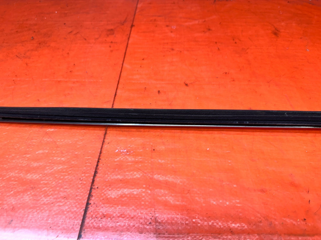 92 96 HONDA PRELUDE LEFT DRIVER DOOR GLASS TRIM OEM #33210
