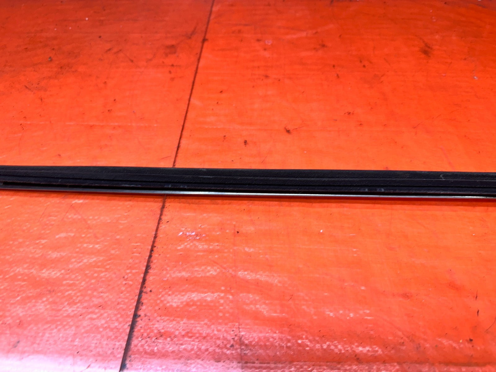 92 96 HONDA PRELUDE LEFT DRIVER DOOR GLASS TRIM OEM #33210