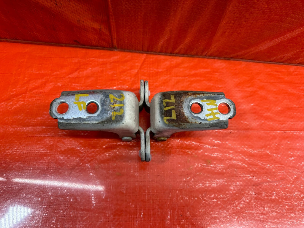02 06 ACURA RSX   DRIVER LEFT FRONT DOOR HINGE SET UPPER LOWER   OEM #2127