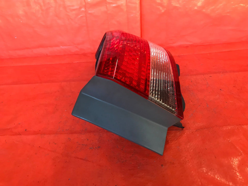 OEM 2003 2004 03 04 HONDA ACCORD SEDAN PASSENGER RIGHT OUTER TAIL LIGHT LAMP4
