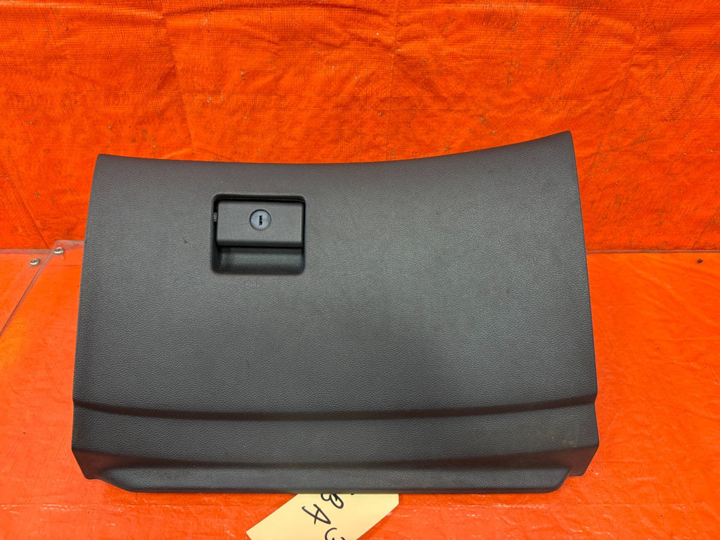 08 13 INFINITI G37 COUPE 2D   GLOVE BOX ASSEMBLY   BLACK COLOR   OEM 3280