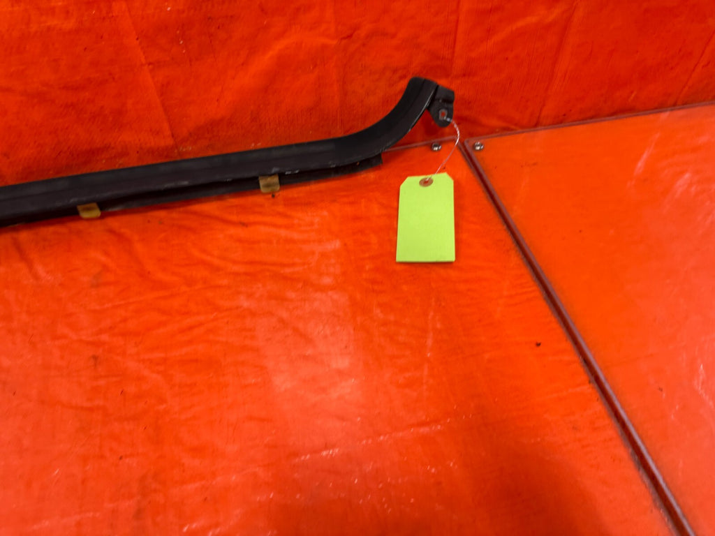 93 97 HONDA DEL SOL   DRIVER LEFT GLASS TRIM BELT MOLDING STRIP   OEM #2941