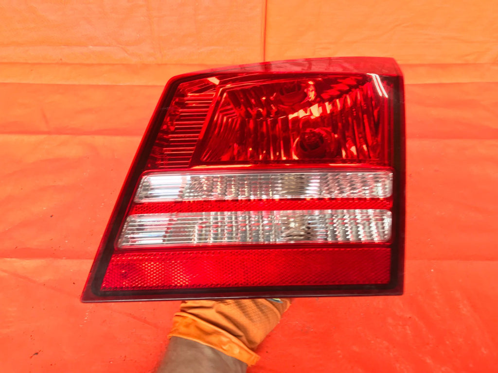 OEM 2009 2010 2011 DODGE JOURNEY PASSENGER RIGHT INNER DECK LIDE TAIL LIGHT LAMP0