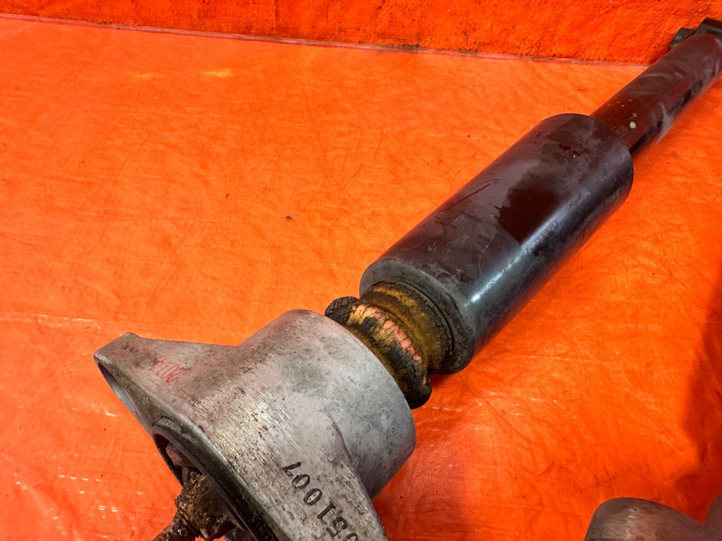 07 11 HONDA CIVIC SI SEDAN   REAR SHOCKS & SPRINGS LEFT AND RIGHT FACTORY   3076