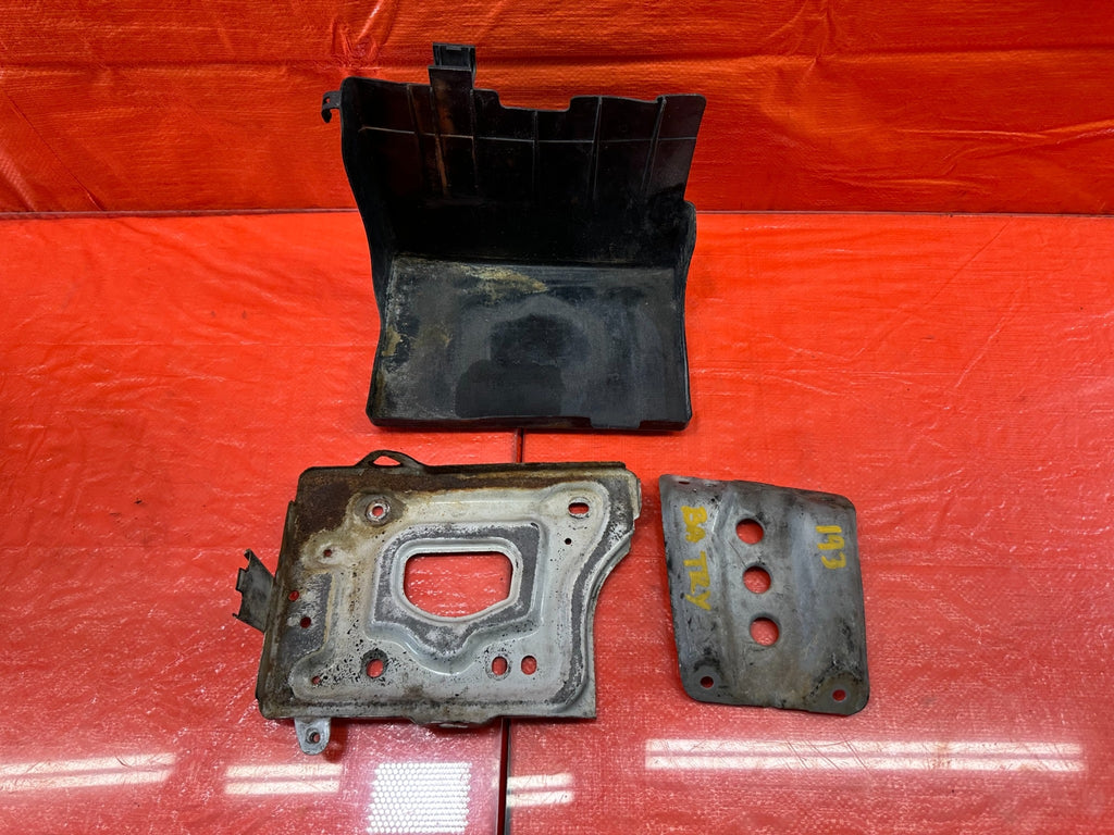 95 98 HONDA ODYSSEY   BATTERY MOUNTING TRAY BRACKET W/ SHIELD TRAY   OEM #1937