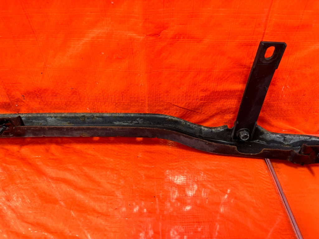 92 96 HONDA PRELUDE   REAR BUMPER MOUNTING BRACKET RETAINER   OEM #27311