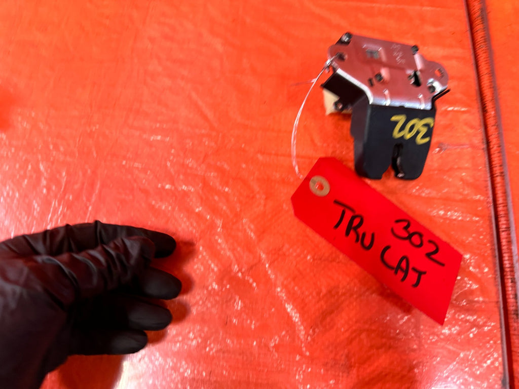 10 16 HYUNDAI GENESIS COUPE   TRUNK RELEASE LOCK LATCH ACTUATOR   OEM #3025