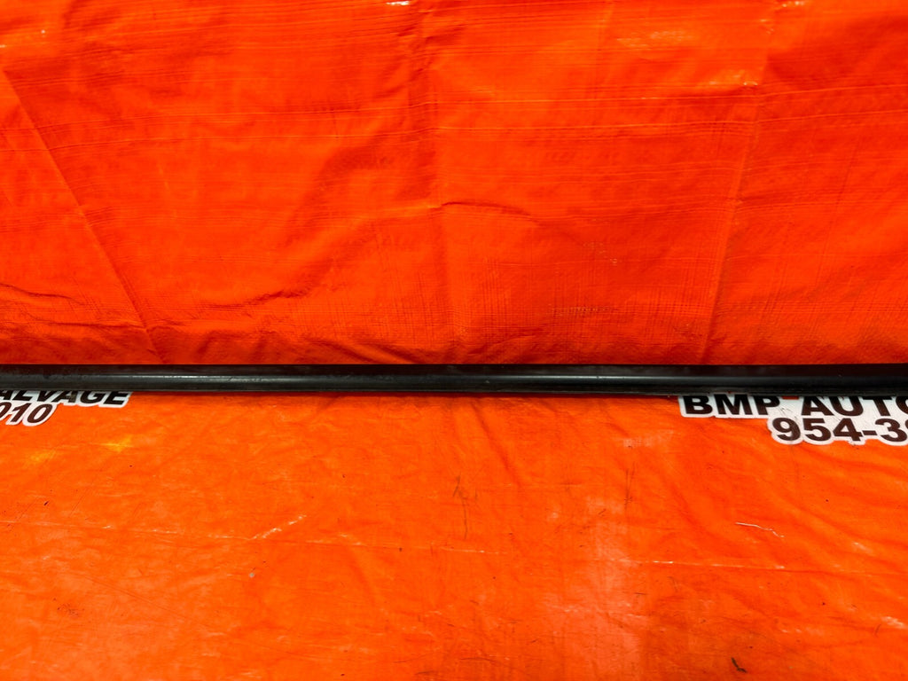 15 21 SUBARU WRX & STI DRIVER LEFT EXTERIOR GLASS TRIM DRIP RETAINER OEM 1826