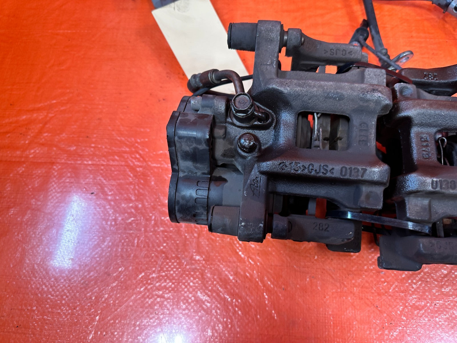 2018 HONDA ACCORD REAR BRAKE CALIPERS W/ MOTORS AND ABS WIRES LEFT RIGHT OEM 32410