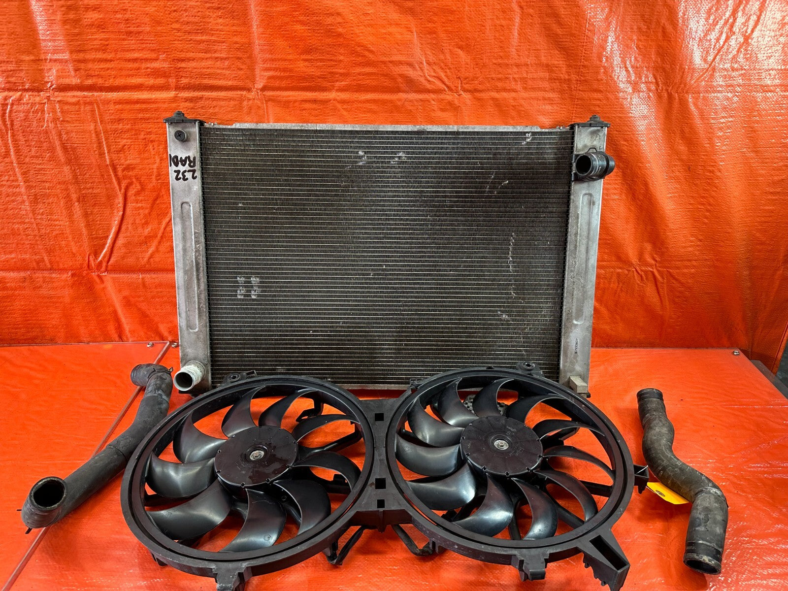 08 15 INFINITI G37 Q60   6 SPEED MANUAL RADIATOR W/ FANS & HOSES   OEM #23213