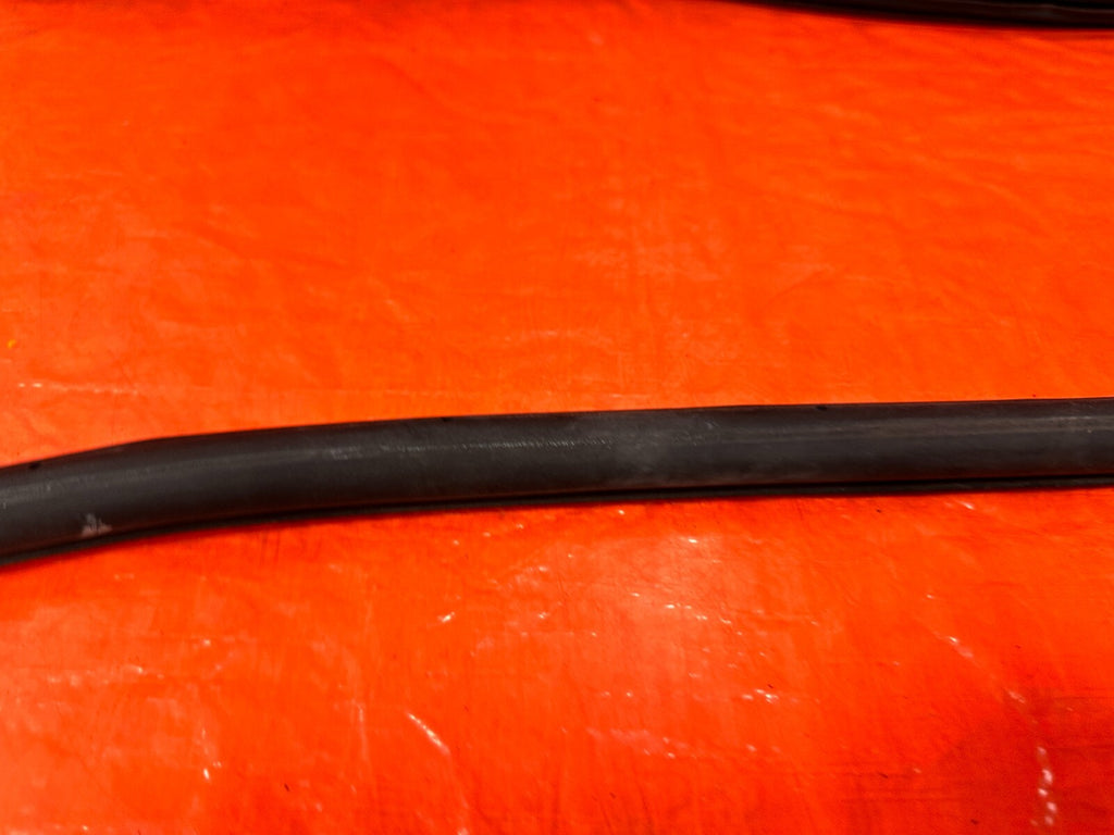 04 08 ACURA TSX   LEFT REAR   DOOR TO CHASSIS WEATHER STRIP OPEN TRIM OEM #2912