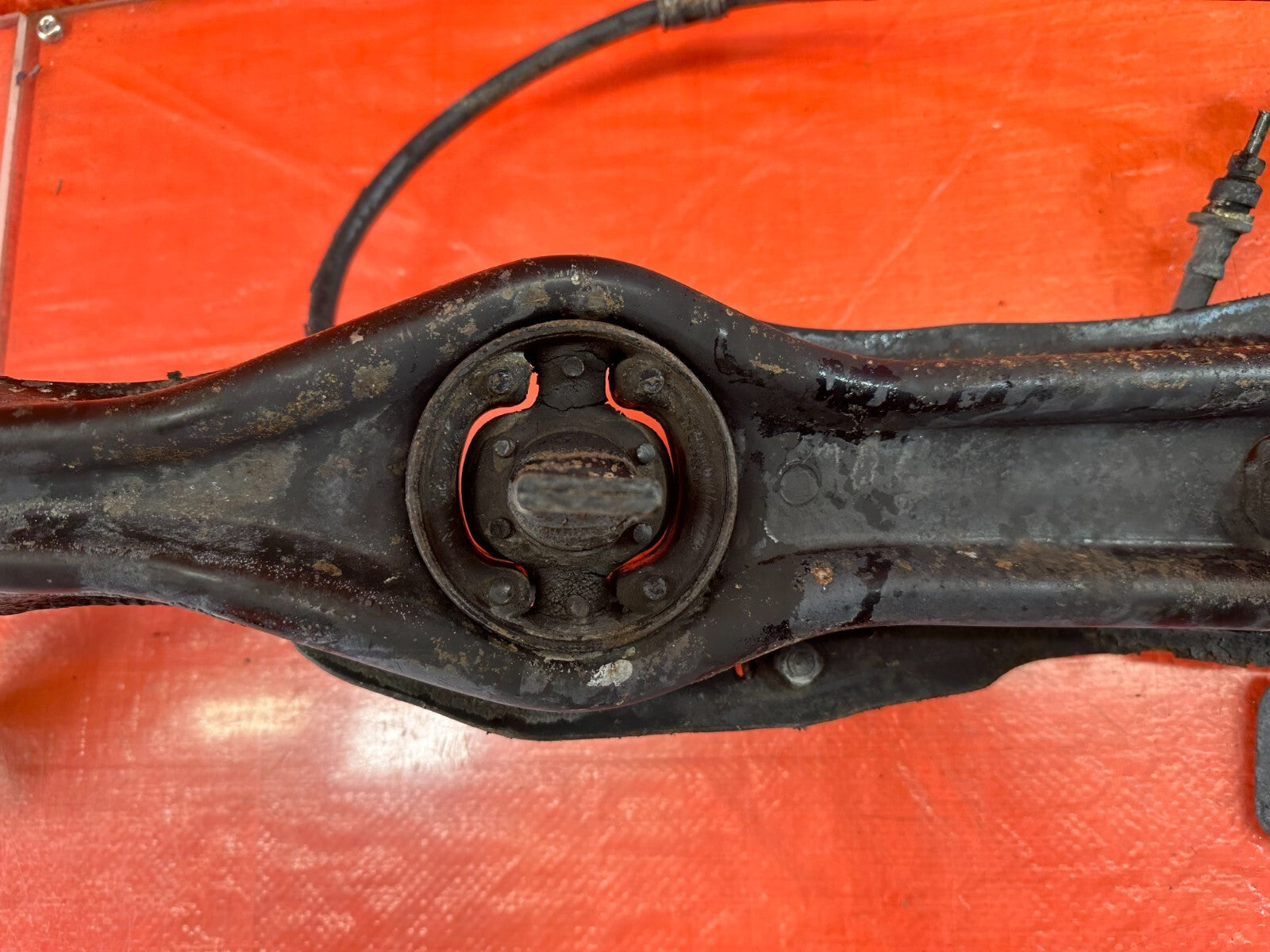 1989 89 HONDA CRX   DRIVER LEFT REAR TRAILING ARM BRAKE DRUM   OEM #2437