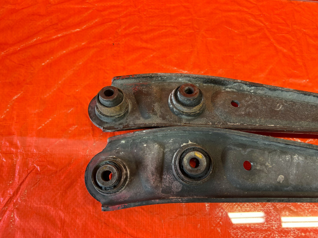 96 00 HONDA CIVIC   REAR LOWER CONTROL ARM SET   LEFT & RIGHT LOWER ARMS OEM #978