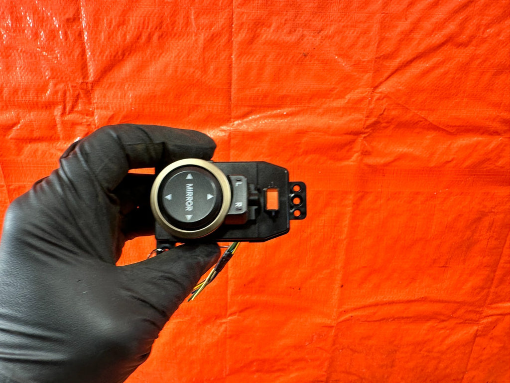 13 16 HYUNDAI GENESIS COUPE   POWER MIRROR CONTROL SWITCH BUTTON   OEM #3181