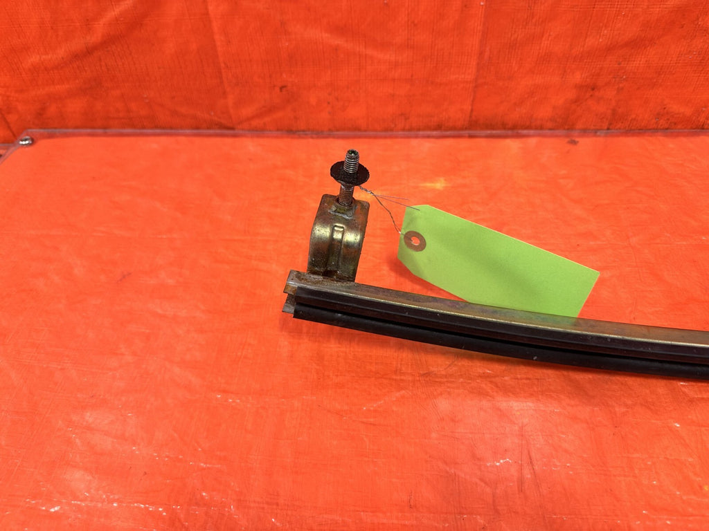 00 09 HONDA S2000   PASSENGER RIGHT WINDOW GLASS SASH   OEM FACTORY #29010