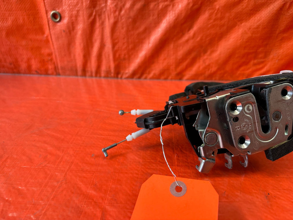 14 20 INFINITI Q50   PASSENGER RIGHT REAR DOOR LOCK ACTUATOR LATCH   OEM #2424
