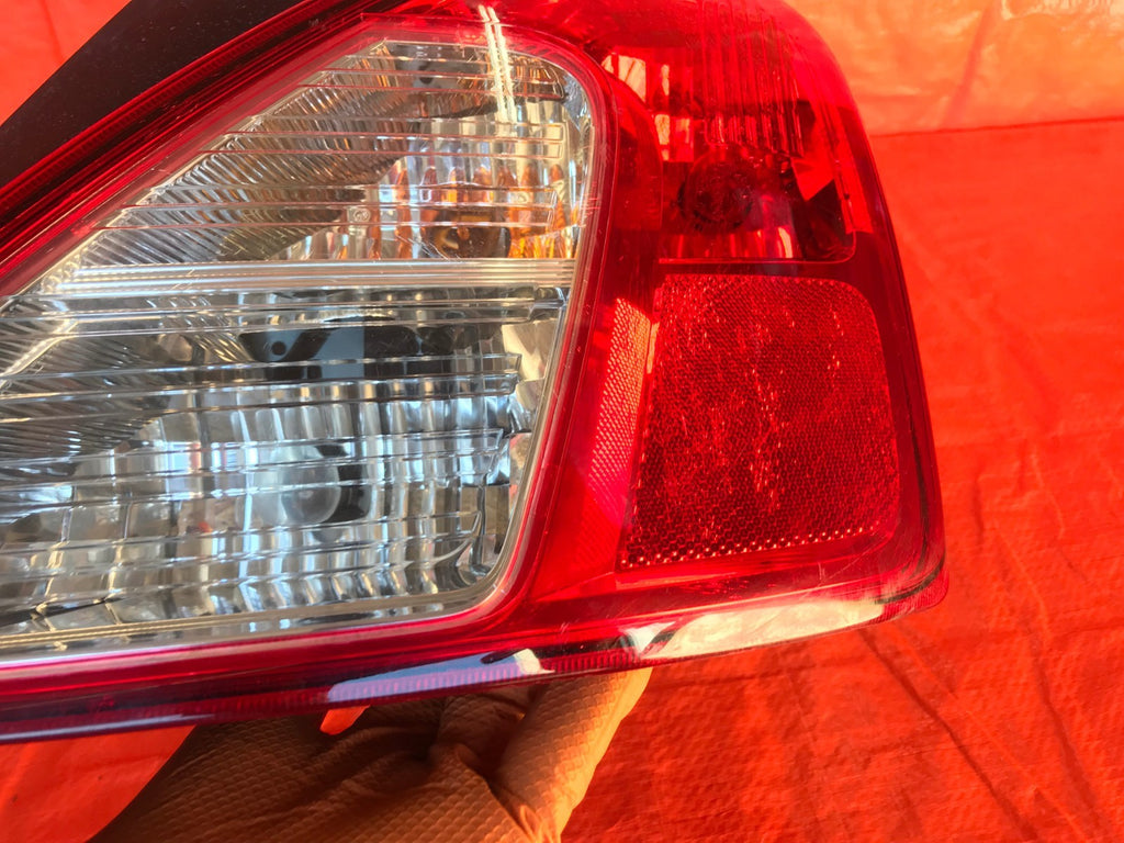OEM 2015 2016 2017 NISSAN VERSA SEDAN PASSENGER RIGHT TAIL LIGHT LAMP R RH  2