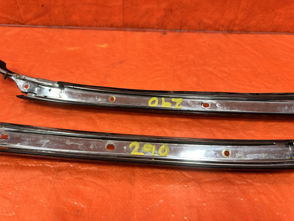 00 09 HONDA S2000   CONVERTIBLE TOP MOUNTING WINDSHIELD TRIM LEFT RIGHT OEM 2902