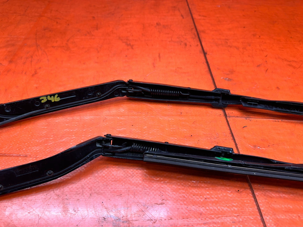 03-08 NISSAN 350Z FRONT WINDSHIELD WIPER ARMS PAIR DRIVER PASSENGER OEM #3469