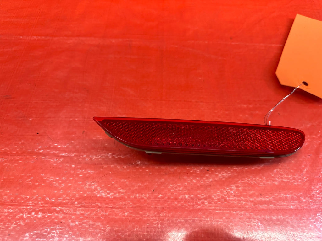 14 17 INFINITI Q50 SPORT   PASSENGER RIGHT REAR BUMPER REFLECTOR LIGHT OEM #87885