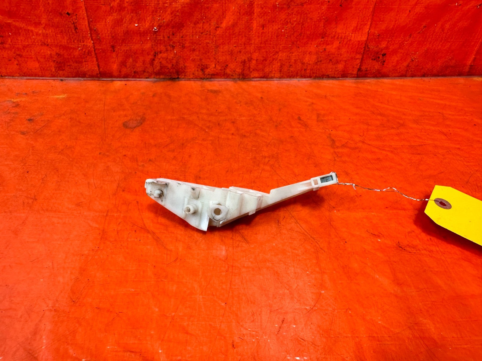 09 15 INFINITI G37 CONVERTIBLE   PASSENGER RIGHT FRONT FENDER BUMPER RBACKET 3102