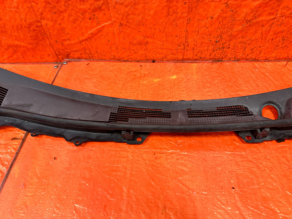 08 15 INFINITI G37 COUPE CONVERTIBLE WINDSHIELD WIPER COWL TRIM PLASTIC OEM 3295