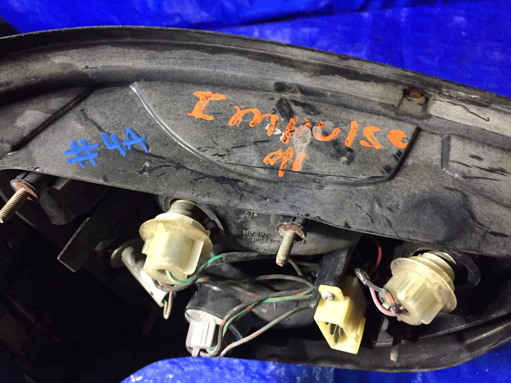 OEM 1990 1991 1992 ISUZU IMPULSE DRIVER LEFT TAIL LIGHT L LH5