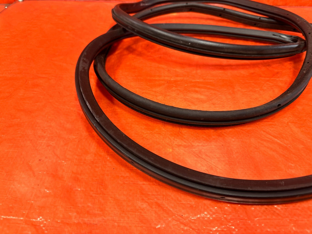 96 00 HONDA CIVIC SEDAN RIGHT FRONT WEATHER STRIP TRIM SEAL GASKET 29714