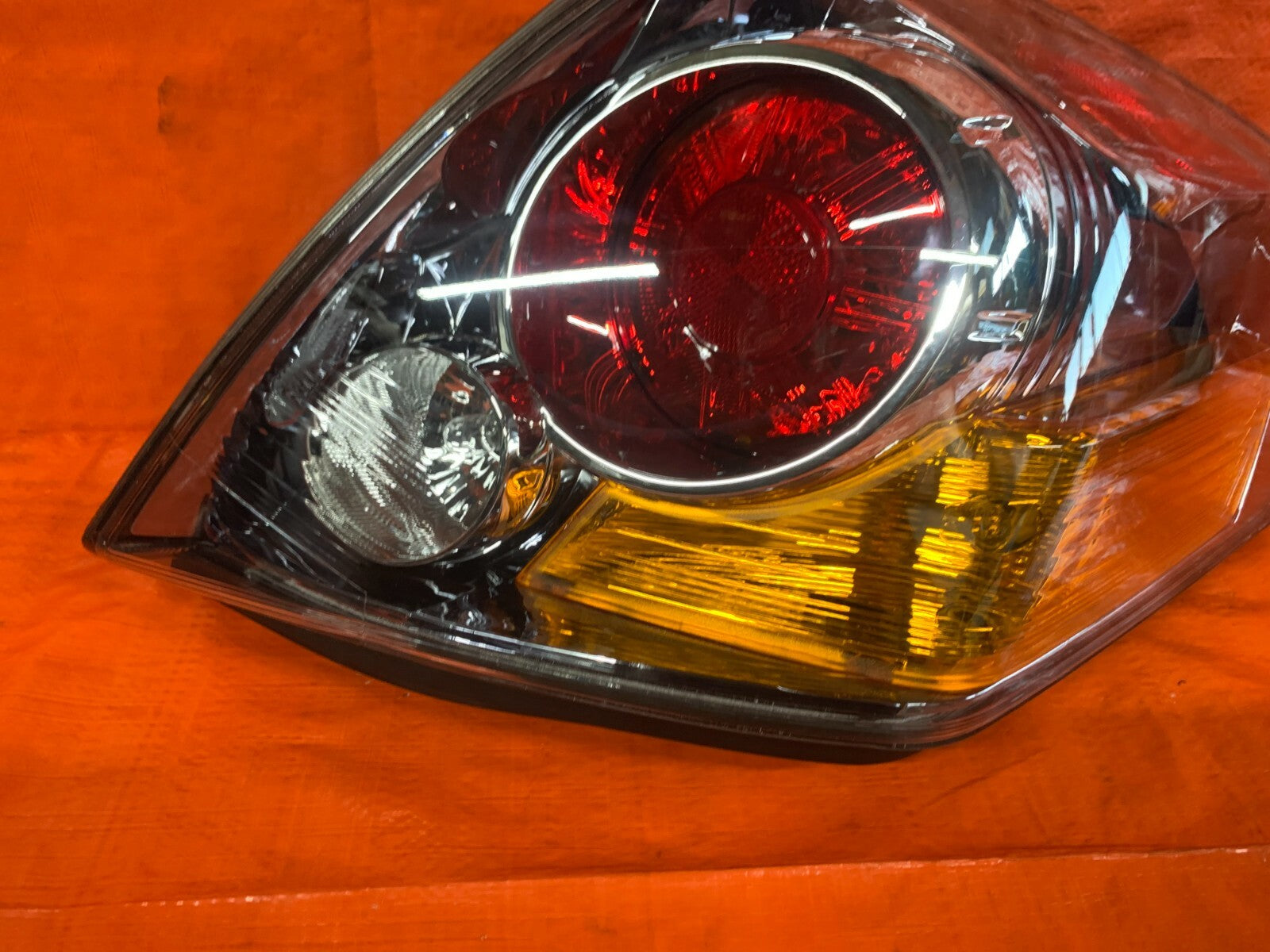 10 12 NISSAN ALTIMA   SEDAN MODEL ONLY   PASSENGER RIGHT TAIL LIGHT LAMP R RH1